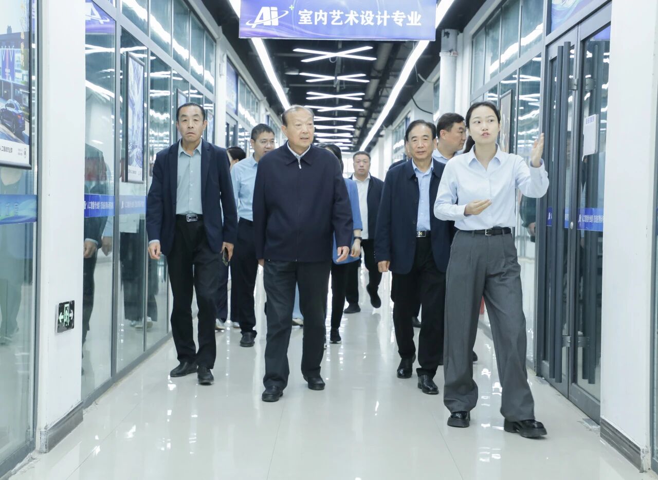 微信图片_2025-09-28_090503_172.jpg 微信图片_2025-09-28_090503_172.jpg